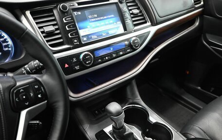 Toyota Highlander III, 2015 год, 3 050 000 рублей, 16 фотография