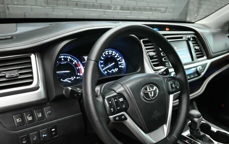 Toyota Highlander III, 2015 год, 3 050 000 рублей, 14 фотография