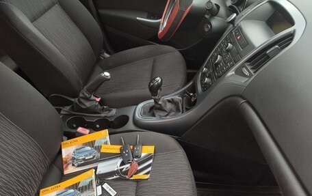 Opel Astra J, 2013 год, 1 150 000 рублей, 10 фотография