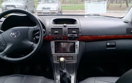 Toyota Avensis III рестайлинг, 2005 год, 600 000 рублей, 6 фотография