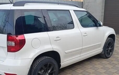 Skoda Yeti I рестайлинг, 2014 год, 1 300 000 рублей, 3 фотография