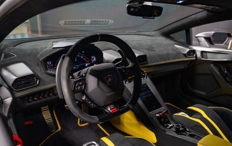 Lamborghini Huracán, 2023 год, 31 390 000 рублей, 5 фотография