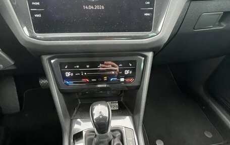 Volkswagen Tiguan II, 2021 год, 2 632 000 рублей, 15 фотография