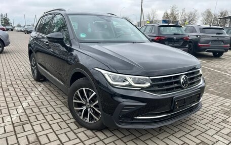 Volkswagen Tiguan II, 2021 год, 2 632 000 рублей, 1 фотография