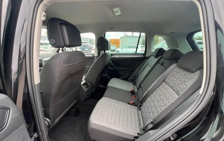 Volkswagen Tiguan II, 2021 год, 2 632 000 рублей, 7 фотография