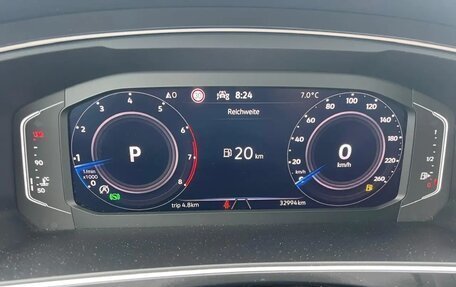 Volkswagen Tiguan II, 2021 год, 2 632 000 рублей, 13 фотография