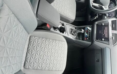 Volkswagen Tiguan II, 2021 год, 2 632 000 рублей, 12 фотография