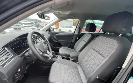 Volkswagen Tiguan II, 2021 год, 2 632 000 рублей, 9 фотография