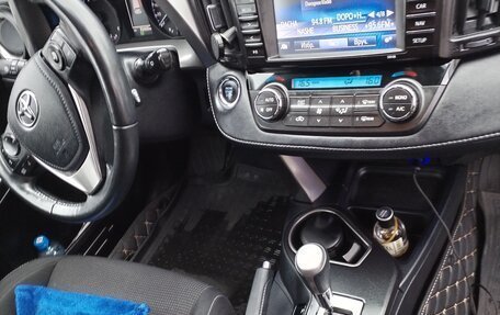 Toyota RAV4, 2019 год, 2 700 000 рублей, 9 фотография