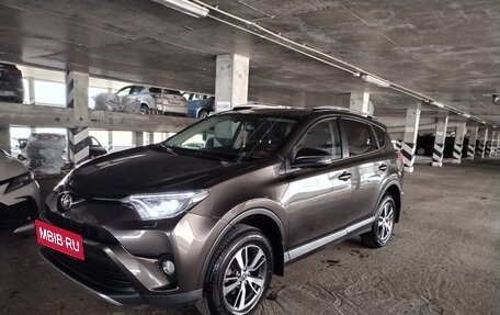 Toyota RAV4, 2019 год, 2 700 000 рублей, 14 фотография