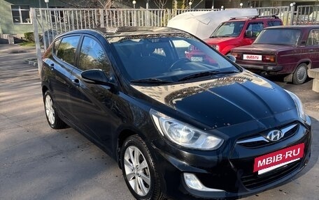 Hyundai Solaris II рестайлинг, 2012 год, 600 000 рублей, 2 фотография