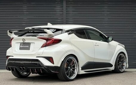 Toyota C-HR I рестайлинг, 2023 год, 1 590 000 рублей, 8 фотография