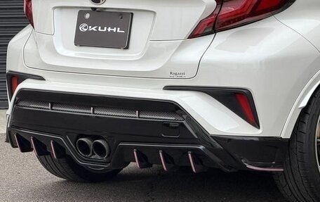 Toyota C-HR I рестайлинг, 2023 год, 1 590 000 рублей, 9 фотография