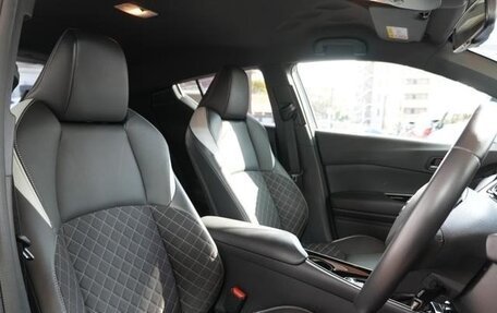 Toyota C-HR I рестайлинг, 2023 год, 1 590 000 рублей, 17 фотография