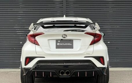 Toyota C-HR I рестайлинг, 2023 год, 1 590 000 рублей, 10 фотография