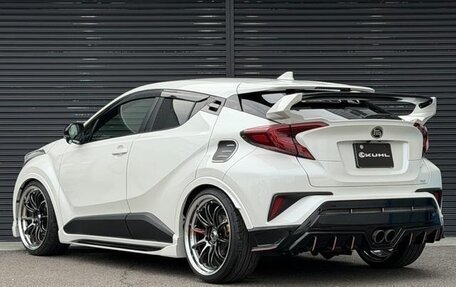 Toyota C-HR I рестайлинг, 2023 год, 1 590 000 рублей, 11 фотография