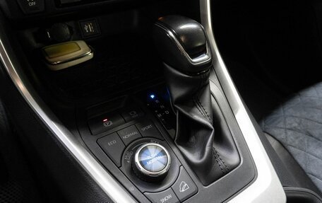 Toyota RAV4, 2023 год, 3 999 000 рублей, 11 фотография