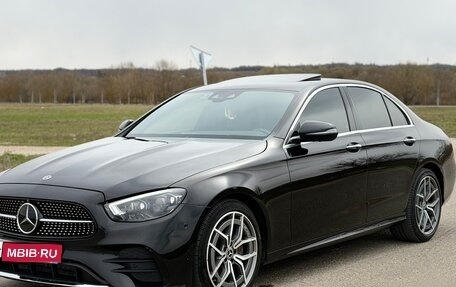 Mercedes-Benz E-Класс, 2020 год, 4 800 000 рублей, 1 фотография