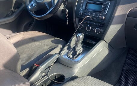 Volkswagen Jetta VI, 2014 год, 1 050 000 рублей, 5 фотография