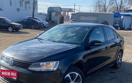 Volkswagen Jetta VI, 2014 год, 1 050 000 рублей, 2 фотография