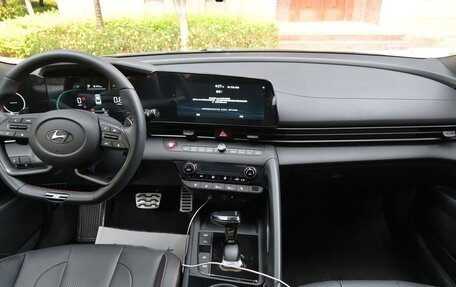 Hyundai Elantra, 2023 год, 2 150 000 рублей, 16 фотография