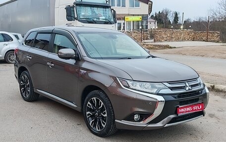 Mitsubishi Outlander III рестайлинг 3, 2016 год, 2 350 000 рублей, 1 фотография