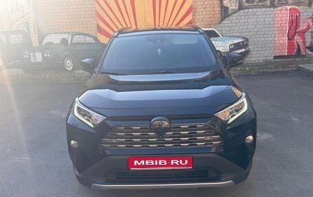 Toyota RAV4, 2020 год, 4 250 000 рублей, 1 фотография