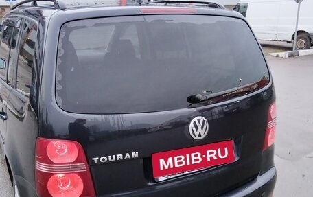 Volkswagen Touran III, 2008 год, 800 000 рублей, 1 фотография