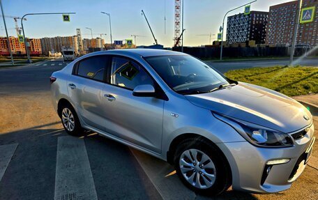 KIA Rio IV, 2018 год, 1 650 000 рублей, 2 фотография