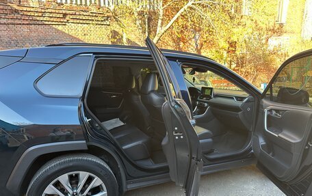 Toyota RAV4, 2020 год, 4 250 000 рублей, 2 фотография