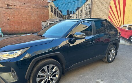 Toyota RAV4, 2020 год, 4 250 000 рублей, 12 фотография