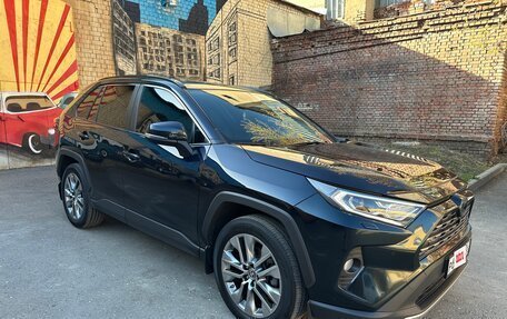 Toyota RAV4, 2020 год, 4 250 000 рублей, 13 фотография
