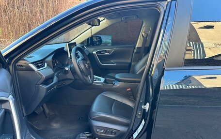 Toyota RAV4, 2020 год, 4 250 000 рублей, 10 фотография