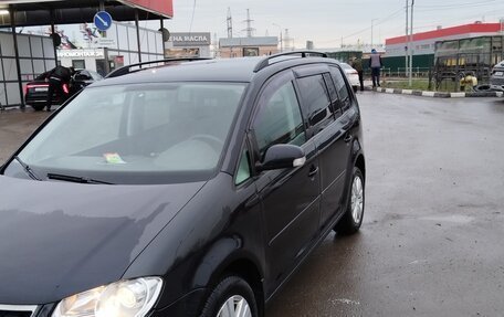 Volkswagen Touran III, 2008 год, 800 000 рублей, 3 фотография