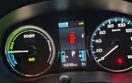 Mitsubishi Outlander III рестайлинг 3, 2016 год, 2 350 000 рублей, 10 фотография