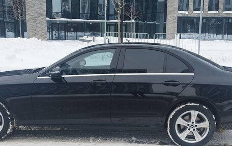 Mercedes-Benz E-Класс, 2019 год, 3 000 000 рублей, 5 фотография