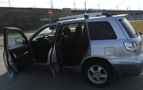 Mitsubishi Outlander III рестайлинг 3, 2004 год, 660 000 рублей, 10 фотография