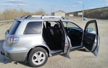 Mitsubishi Outlander III рестайлинг 3, 2004 год, 660 000 рублей, 11 фотография