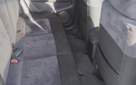 Mitsubishi Outlander III рестайлинг 3, 2004 год, 660 000 рублей, 16 фотография