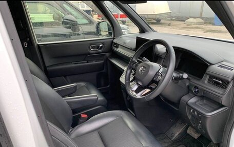 Honda Stepwgn, 2023 год, 2 530 000 рублей, 7 фотография