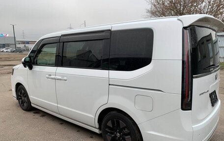 Honda Stepwgn, 2023 год, 2 530 000 рублей, 4 фотография