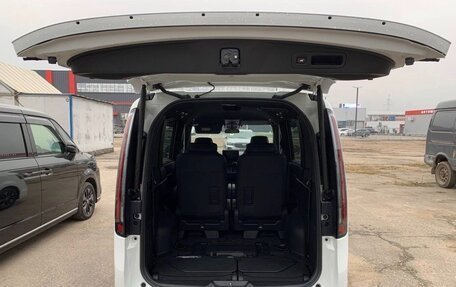 Honda Stepwgn, 2023 год, 2 530 000 рублей, 5 фотография