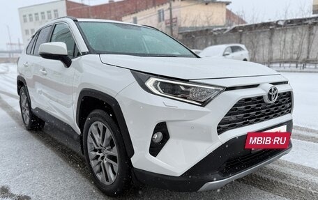 Toyota RAV4, 2021 год, 4 080 000 рублей, 9 фотография