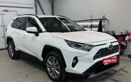 Toyota RAV4, 2021 год, 4 080 000 рублей, 2 фотография