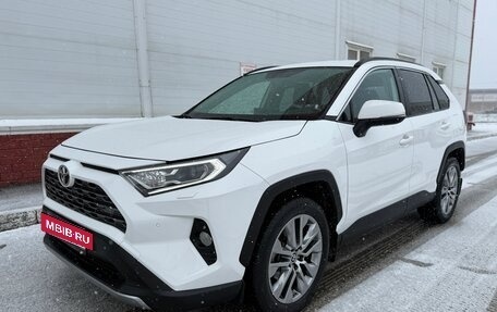 Toyota RAV4, 2021 год, 4 080 000 рублей, 10 фотография