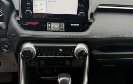 Toyota RAV4, 2021 год, 4 080 000 рублей, 19 фотография