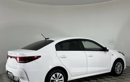 KIA Rio IV, 2022 год, 1 590 000 рублей, 6 фотография