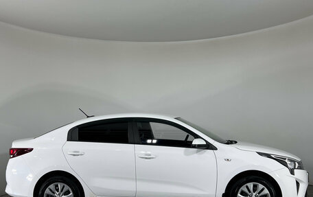 KIA Rio IV, 2022 год, 1 590 000 рублей, 8 фотография