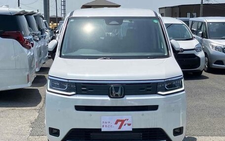 Honda Stepwgn, 2023 год, 1 640 000 рублей, 2 фотография