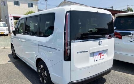 Honda Stepwgn, 2023 год, 1 640 000 рублей, 5 фотография